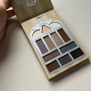 Brand new, Pretty Vulgar Nightingale palette